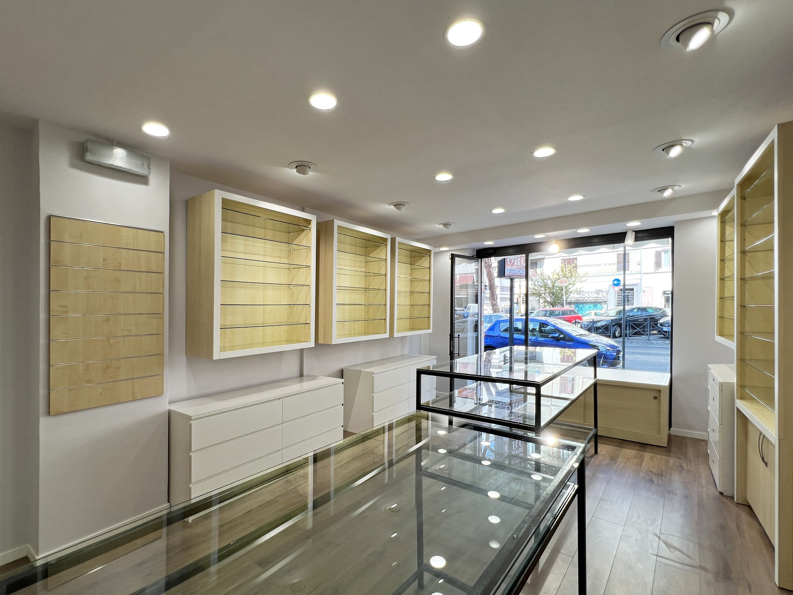 Moreal Roma - Restyling punto vendita Via Appia Nuova, Roma